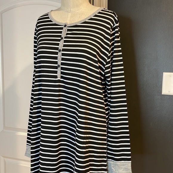 Black long sleeve short night dress 📦 - Picture 2 of 6